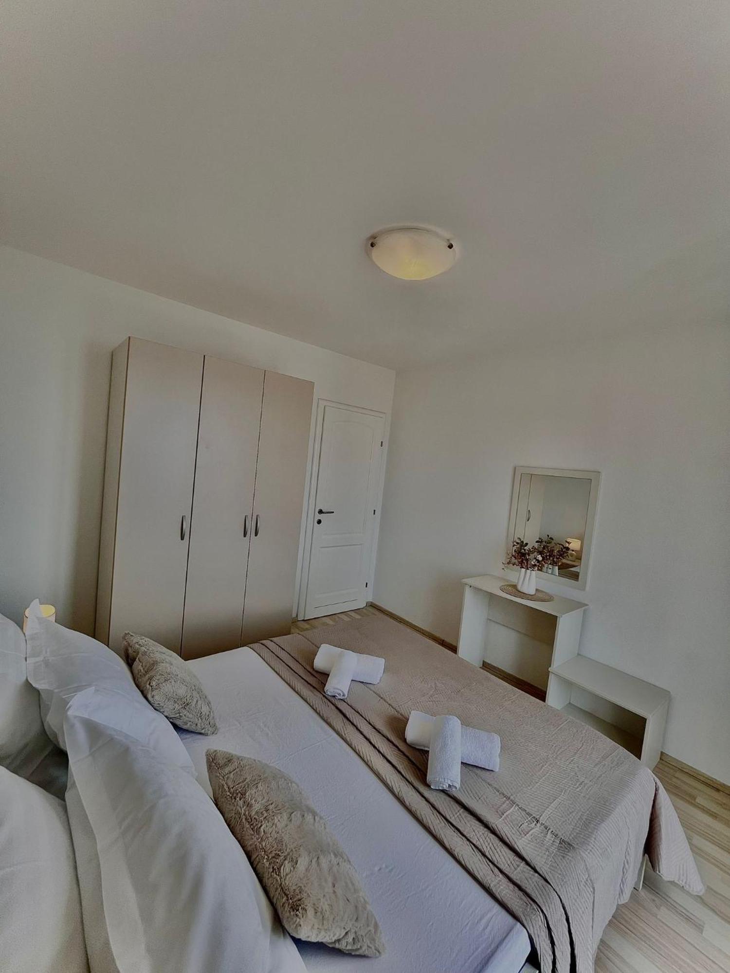 Apartments Katara Brela Bagian luar foto