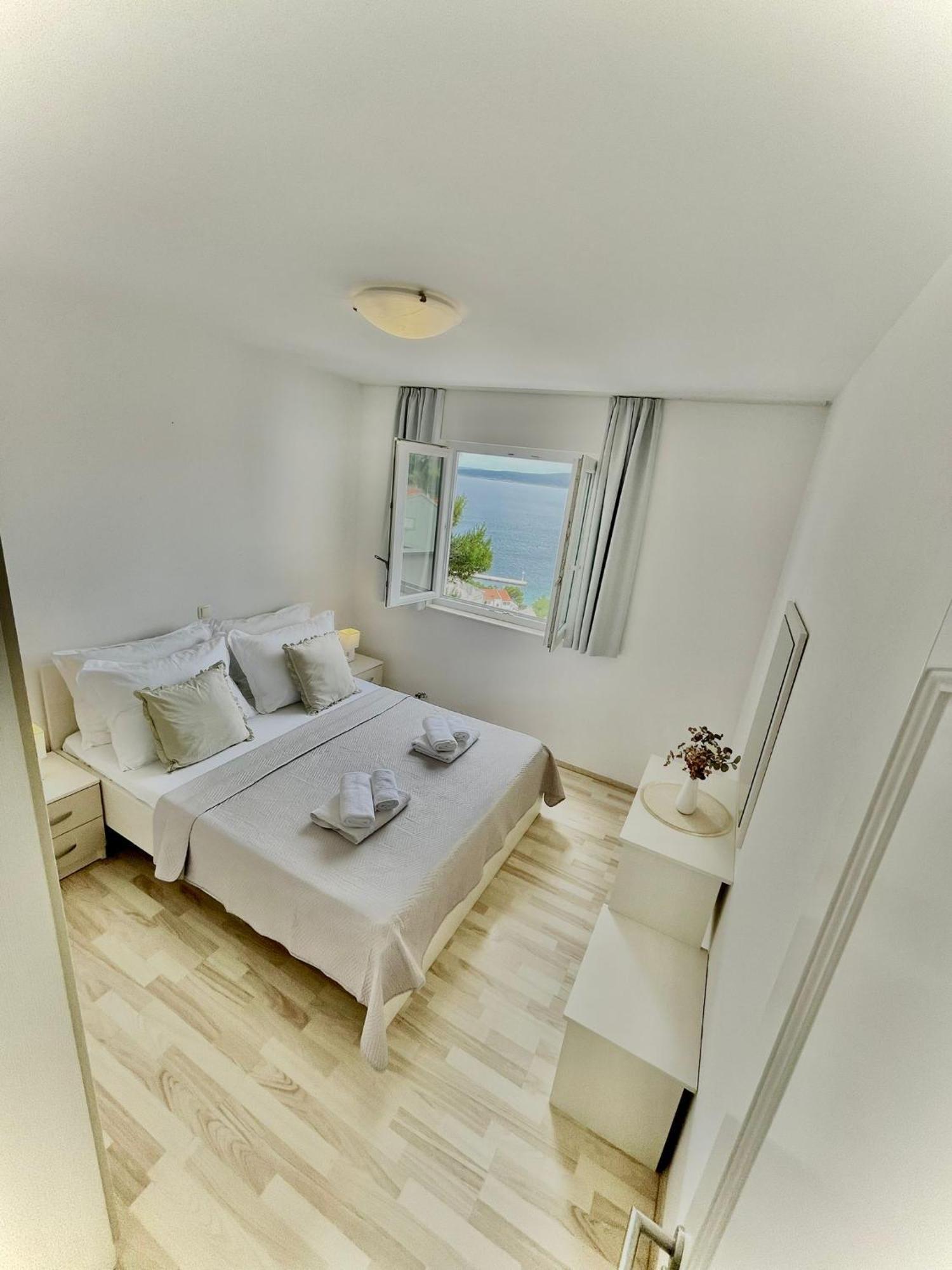 Apartments Katara Brela Bagian luar foto