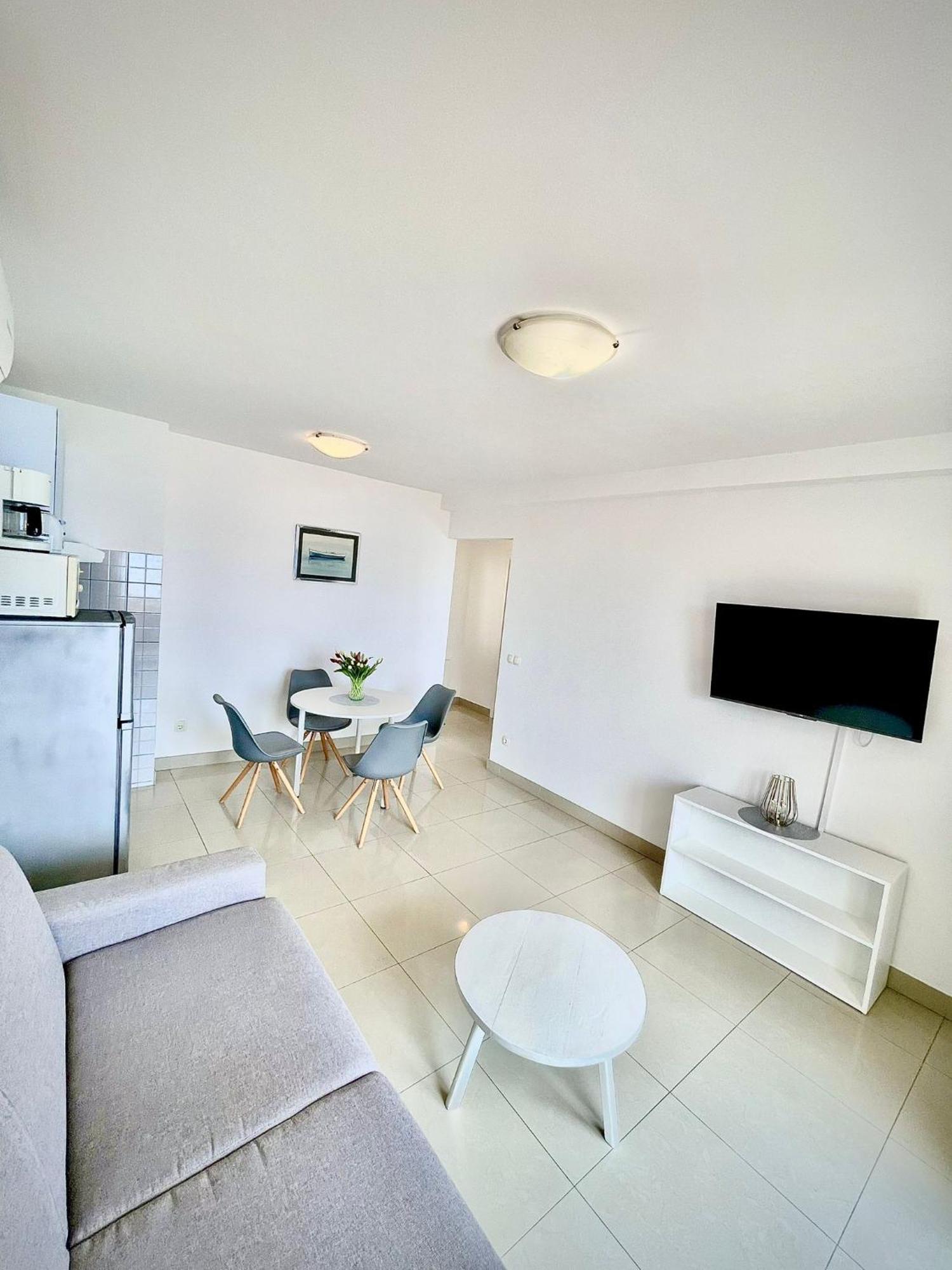 Apartments Katara Brela Bagian luar foto