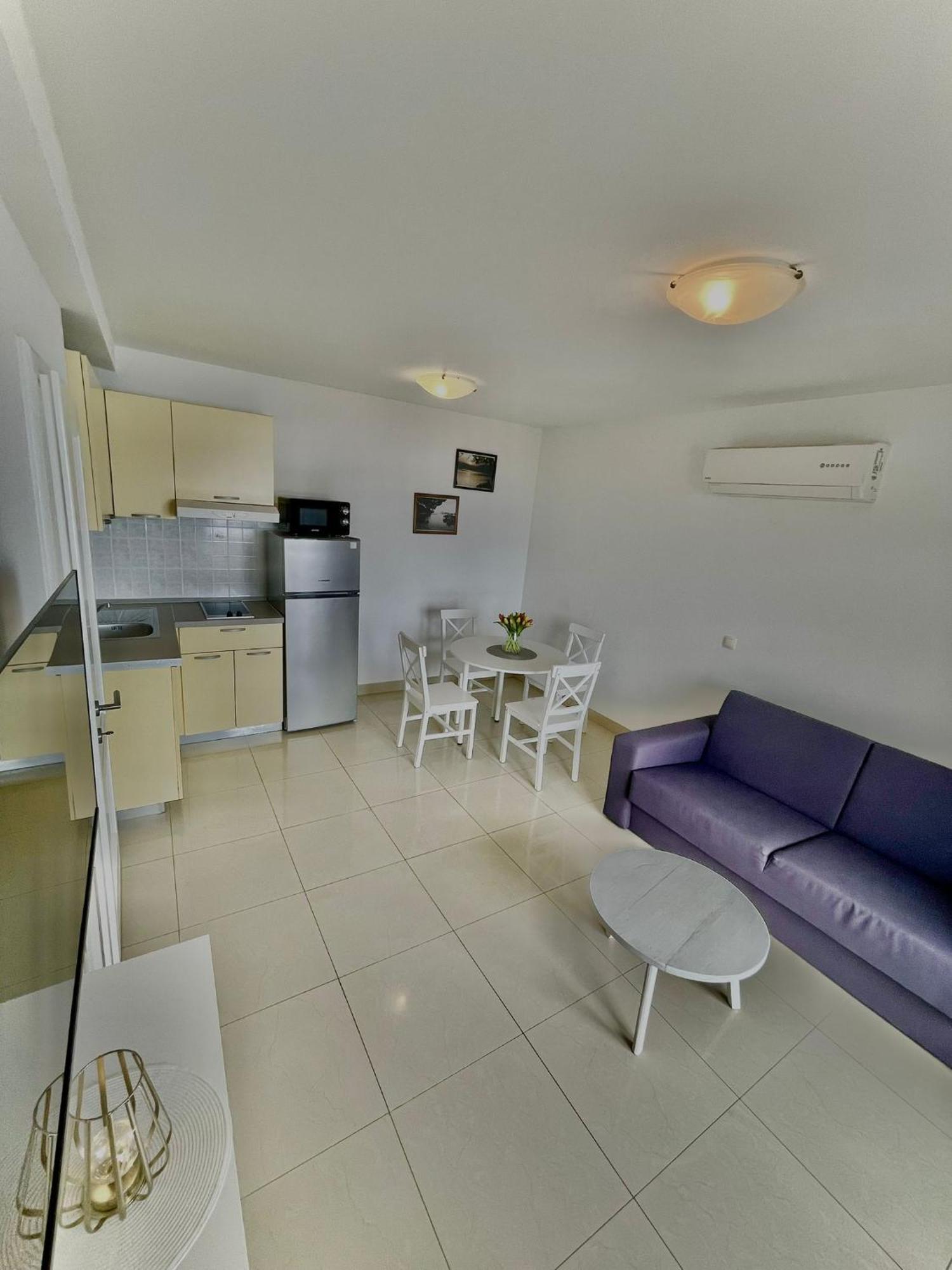 Apartments Katara Brela Bagian luar foto
