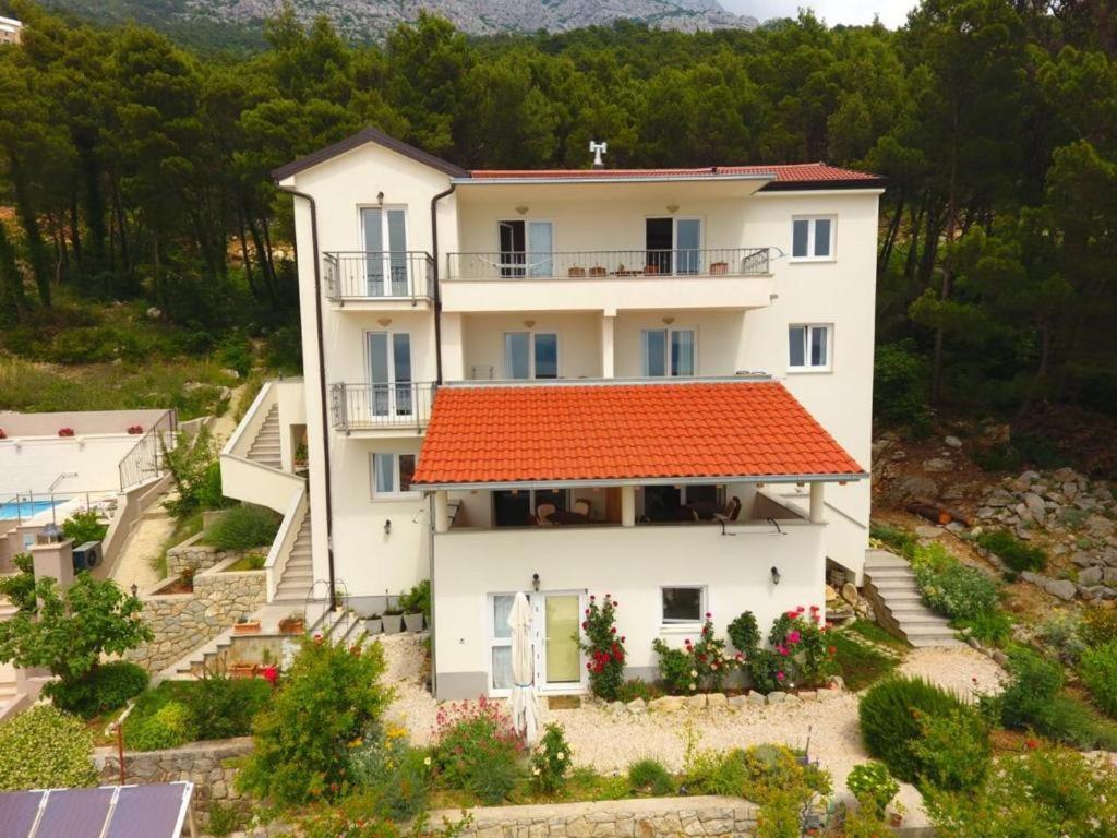 Apartments Katara Brela Bagian luar foto